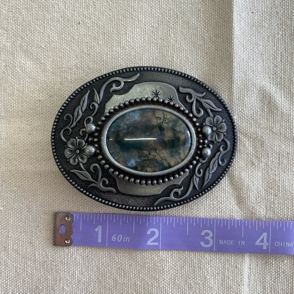 Floral Cast Metal Belt Buckle Gunmetal Finish With Agate Like Inclusion Small - Picture 2 of 5